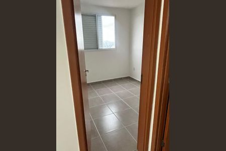 Quarto de apartamento para alugar com 2 quartos, 39m² em Jardim Boa Vista (Zona Oeste), Osasco