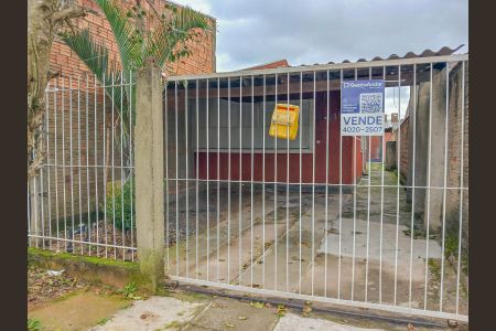 Casa à venda com 56m², 1 quarto e 2 vagas Casa à venda com 56m², 1 quarto e 2 vagasFachada