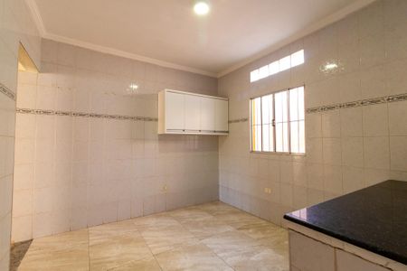 Casa à venda com 100m², 2 quartos e 5 vagas Casa à venda com 100m², 2 quartos e 5 vagasCozinha