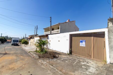 Casa à venda com 100m², 2 quartos e 5 vagas Casa à venda com 100m², 2 quartos e 5 vagasFachada