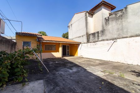 Casa à venda com 100m², 2 quartos e 5 vagas Casa à venda com 100m², 2 quartos e 5 vagasÁrea externa
