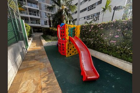 Apartamento à venda com 158m², 3 quartos e 1 vaga Apartamento à venda com 158m², 3 quartos e 1 vagaÁrea comum