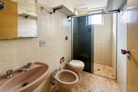 Apartamento à venda com 158m², 3 quartos e 1 vaga Apartamento à venda com 158m², 3 quartos e 1 vagaBanheiro 2