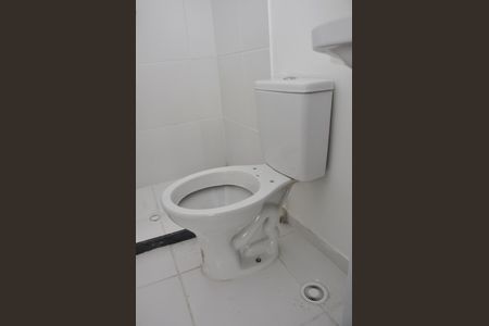 Apartamento para alugar com 17m², 1 quarto e sem vagaKitnet / studio - Banheiro Social