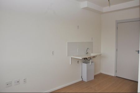 Apartamento para alugar com 17m², 1 quarto e sem vagaKitnet / studio - Quarto e Cozinha