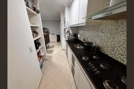 Cozinha de apartamento para alugar com 2 quartos, 84m² em Jardim Barbacena, Cotia