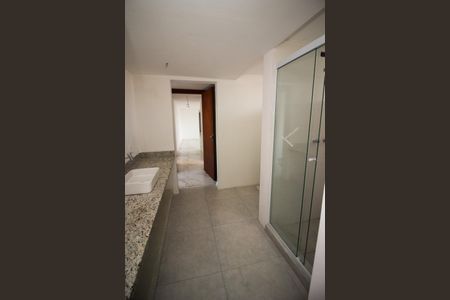 Apartamento à venda com 200m², 3 quartos e sem vagaBanheiro da Suíte