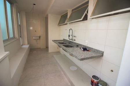 Apartamento à venda com 200m², 3 quartos e sem vagaCozinha e Área de Serviço