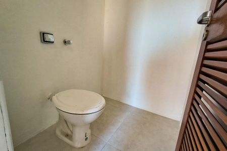 Apartamento à venda com 200m², 3 quartos e sem vagaBanheiro de serviço
