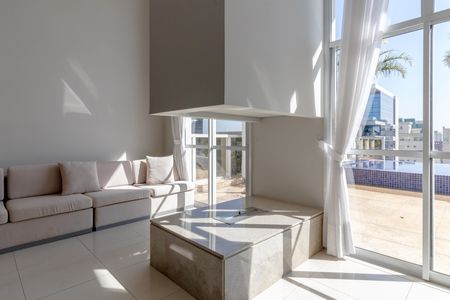 Apartamento para alugar com 56m², 1 quarto e 1 vaga Apartamento para alugar com 56m², 1 quarto e 1 vagaÁrea comum - Lareira