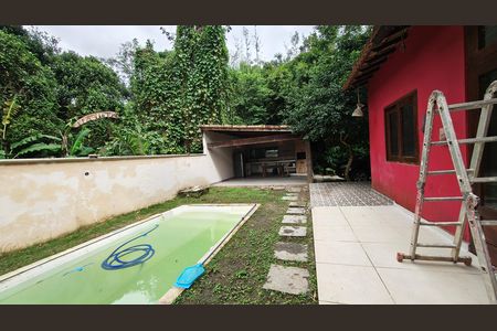Casa de Condomínio para alugar com 4 quartos, 250m² em Vargem Grande, Rio de Janeiro
