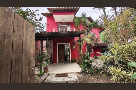 Casa de condomínio para alugar com 250m², 4 quartos e 2 vagas