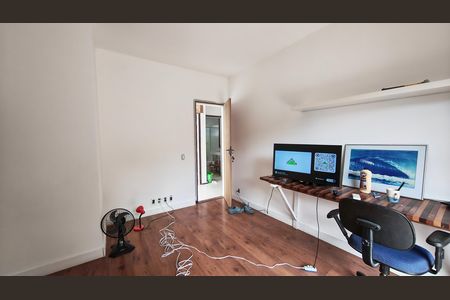 Casa de condomínio para alugar com 250m², 4 quartos e 2 vagas