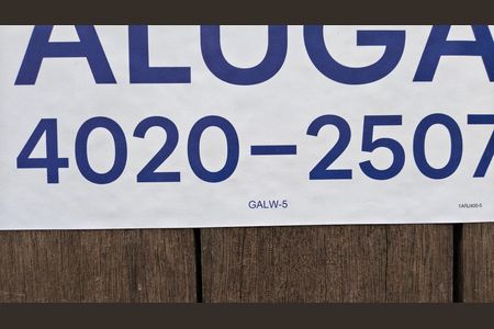 Plaquinha instalada GALW-5 de casa de condomínio para alugar com 4 quartos, 250m² em Vargem Grande, Rio de Janeiro