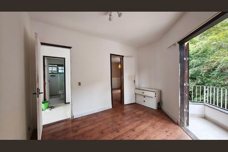 Casa de condomínio para alugar com 250m², 4 quartos e 2 vagas