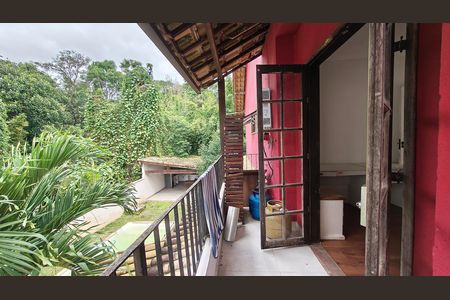 Casa de condomínio para alugar com 250m², 4 quartos e 2 vagas