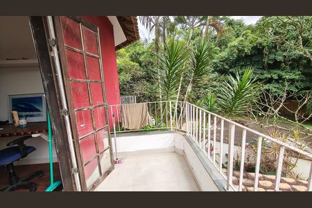 Casa de condomínio para alugar com 250m², 4 quartos e 2 vagas