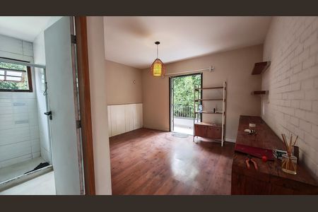 Casa de condomínio para alugar com 250m², 4 quartos e 2 vagas