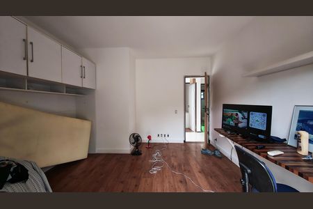 Casa de Condomínio para alugar com 4 quartos, 250m² em Vargem Grande, Rio de Janeiro