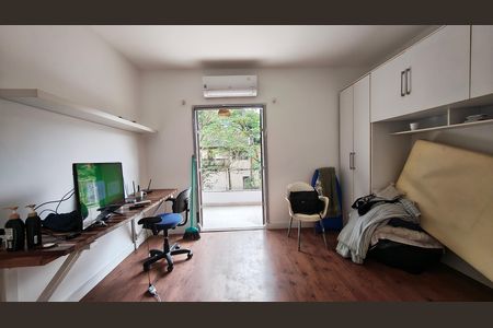 Casa de condomínio para alugar com 250m², 4 quartos e 2 vagas