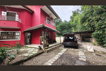 Casa de condomínio para alugar com 250m², 4 quartos e 2 vagas