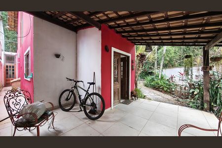 Casa de Condomínio para alugar com 4 quartos, 250m² em Vargem Grande, Rio de Janeiro