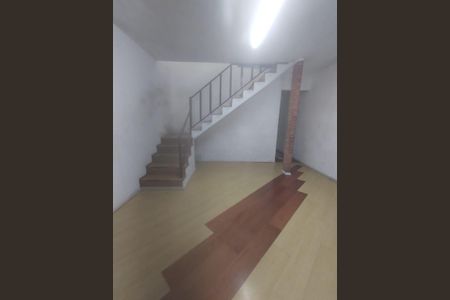 Casa à venda com 150m², 3 quartos e 2 vagas Casa à venda com 150m², 3 quartos e 2 vagasSala