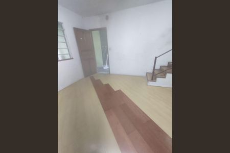 Casa à venda com 150m², 3 quartos e 2 vagas Casa à venda com 150m², 3 quartos e 2 vagasSala