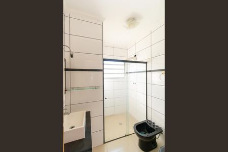 Casa para alugar com 115m², 2 quartos e 2 vagasBanheiro