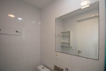 Apartamento para alugar com 65m², 2 quartos e 1 vaga Apartamento para alugar com 65m², 2 quartos e 1 vagaBanheiro da Suíte