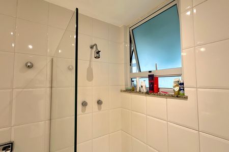 Apartamento à venda com 270m², 4 quartos e 2 vagas