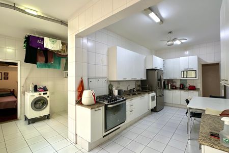 Apartamento à venda com 270m², 4 quartos e 2 vagas