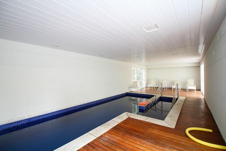 Apartamento para alugar com 65m², 2 quartos e 1 vaga Apartamento para alugar com 65m², 2 quartos e 1 vagaÁrea Comum - Piscina Coberta