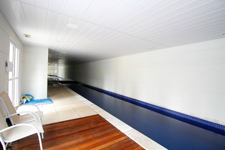 Apartamento para alugar com 65m², 2 quartos e 1 vaga Apartamento para alugar com 65m², 2 quartos e 1 vagaÁrea Comum - Piscina Coberta