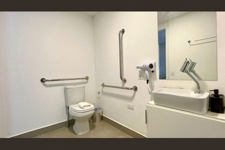 Banheiro de kitnet/studio à venda com 1 quarto, 25m² em Cerqueira César, São Paulo
