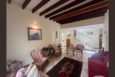 Casa de condomínio à venda com 278m², 4 quartos e 4 vagas