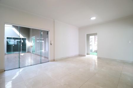 Casa para alugar com 360m², 4 quartos e 3 vagasSala