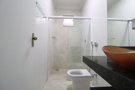 Casa para alugar com 360m², 4 quartos e 3 vagasBanheiro Social