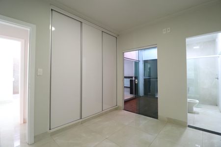 Casa para alugar com 360m², 4 quartos e 3 vagasQuarto 3 - Suíte