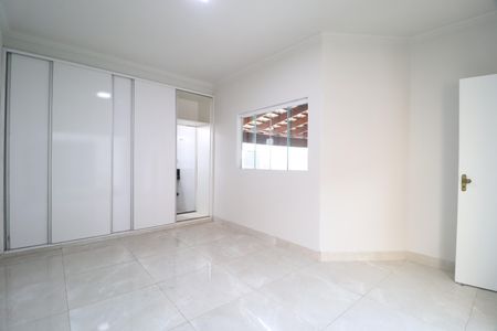 Casa para alugar com 360m², 4 quartos e 3 vagasQuarto 1 - Suíte