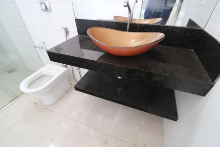 Casa para alugar com 360m², 4 quartos e 3 vagasBanheiro do Quarto 1