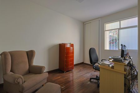 Casa à venda com 4 quartos, 300m² em Mangabeiras, Belo Horizonte