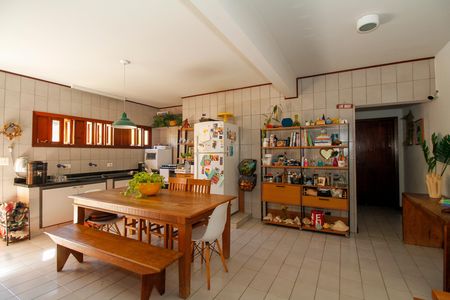Cozinha de casa para alugar com 6 quartos, 250m² em Vila Madalena, São Paulo