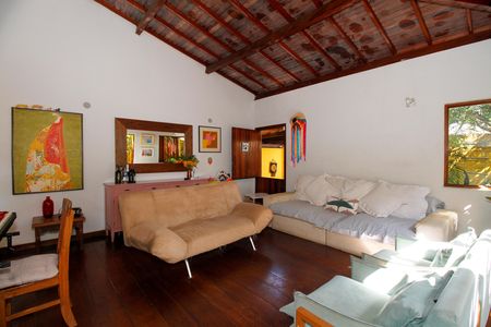 Sala de casa à venda com 6 quartos, 250m² em Vila Madalena, São Paulo