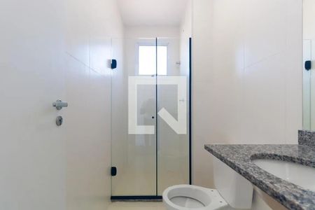 Banheiro de apartamento para alugar com 1 quarto, 21m² em Jardim Avelino, São Paulo