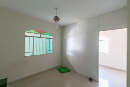 Casa à venda com 4 quartos, 272m² em Minas Caixa, Belo Horizonte