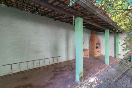 Casa à venda com 4 quartos, 272m² em Minas Caixa, Belo Horizonte