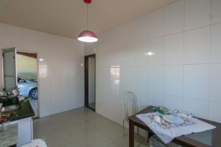 Casa à venda com 272m², 4 quartos e 3 vagas