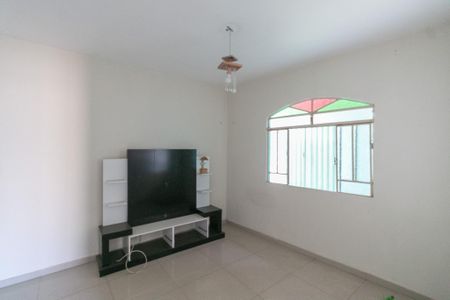 Casa à venda com 4 quartos, 272m² em Minas Caixa, Belo Horizonte