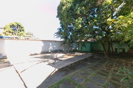 Casa à venda com 4 quartos, 272m² em Minas Caixa, Belo Horizonte